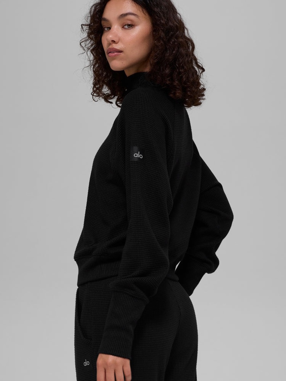 Alo Waffle Weekend Escape Mock Neck Long Sleeve Knit Top Size Small in Black